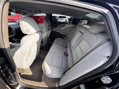 Used 2025 Chevrolet Malibu LT FWD image 8
