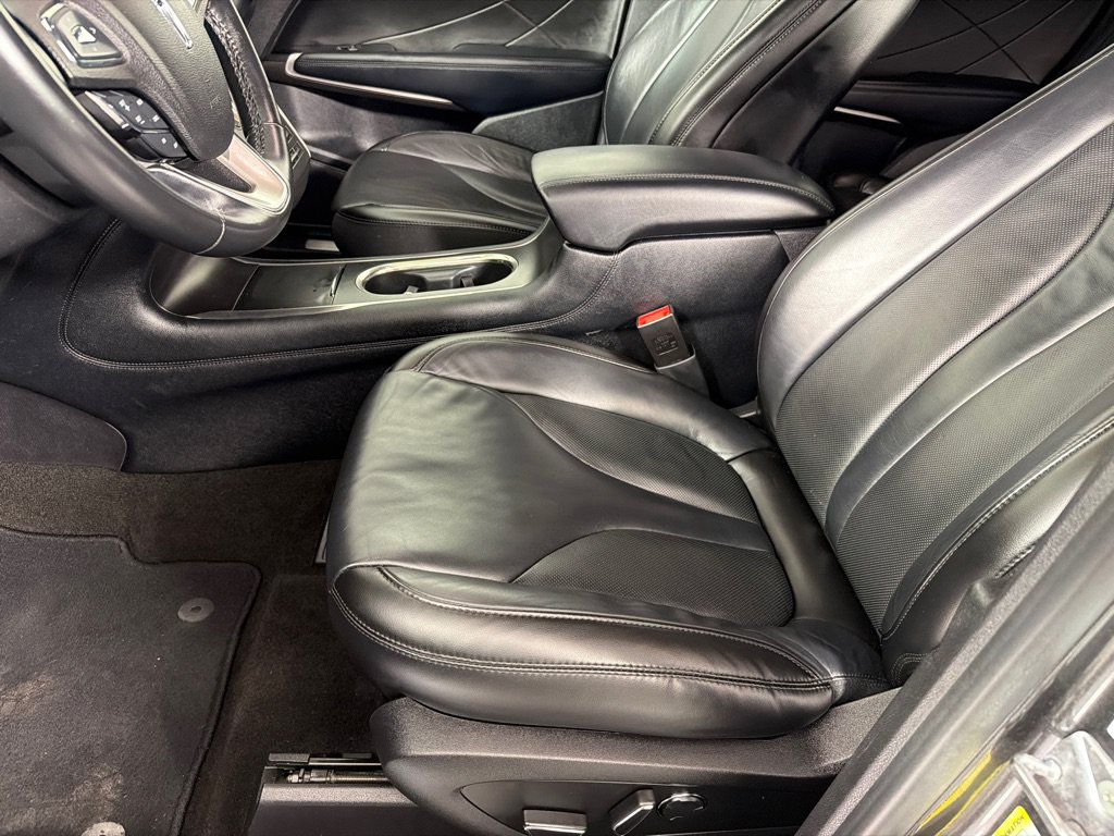 Used 2019 Lincoln MKC Select w/ Select Plus Package FWD image 12