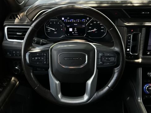 Used 2021 GMC Yukon Denali w/ Denali Ultimate Package AWD/4WD image 14