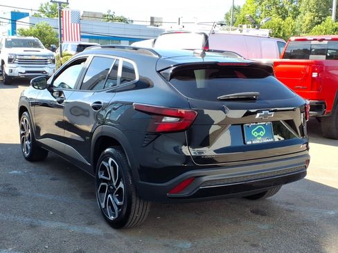 Certified 2025 Chevrolet Trax RS w/ Driver Confidence Package FWD image 4