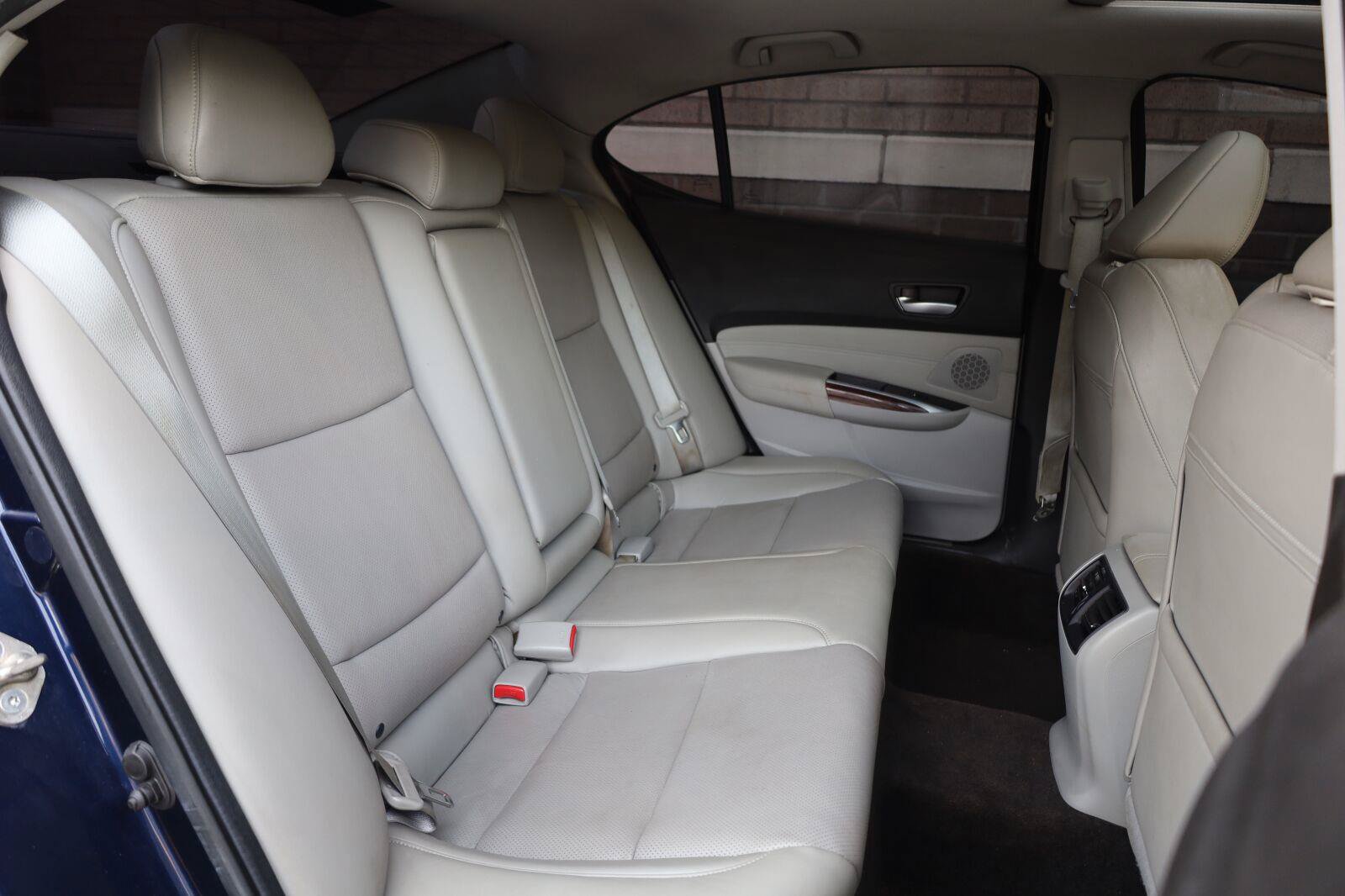 Used 2015 Acura TLX w/ Technology Package FWD image 24
