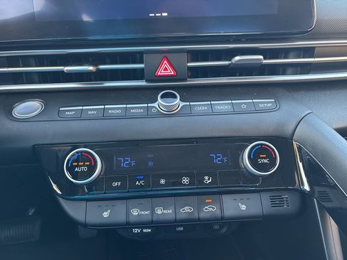 Certified 2023 Hyundai Elantra Limited image 20