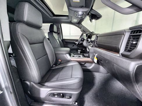 New 2026 GMC Sierra 1500 SLT image 28