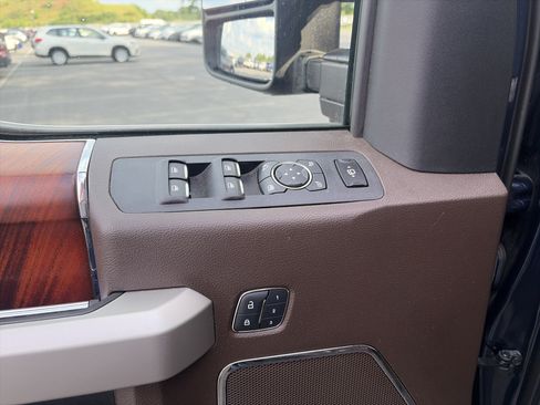 Used 2018 Ford F250 King Ranch w/ King Ranch Ultimate Package AWD/4WD image 18