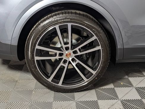New 2026 Porsche Cayenne E-Hybrid AWD/4WD image 13