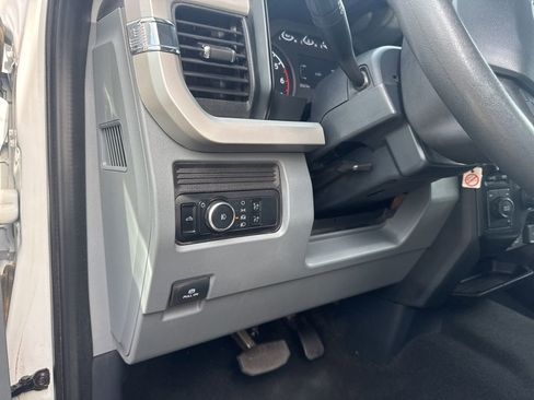 Used 2024 Ford F250 XLT image 8