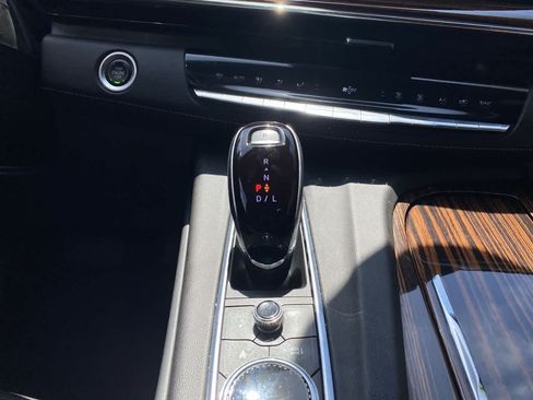 Used 2021 Cadillac Escalade ESV Premium Luxury w/ LPO, Illumination Package AWD/4WD image 27