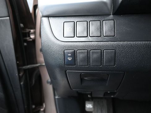 Used 2019 Toyota Highlander LE FWD image 29