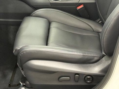 Used 2025 Subaru Outback Limited AWD/4WD image 21