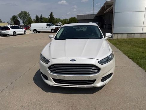 Used 2016 Ford Fusion SE FWD image 8