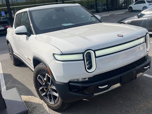 Used 2022 Rivian R1T Launch Edition image 2