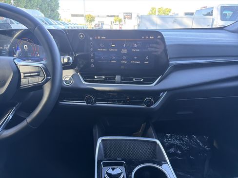 Used 2026 Chevrolet Equinox LT FWD image 29