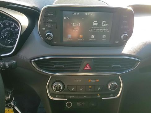 Used 2020 Hyundai Santa Fe SE image 19