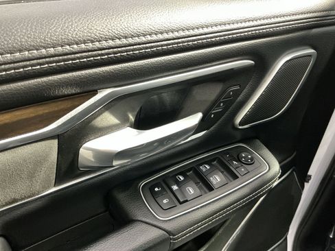 Used 2022 RAM 1500 Laramie AWD/4WD image 16