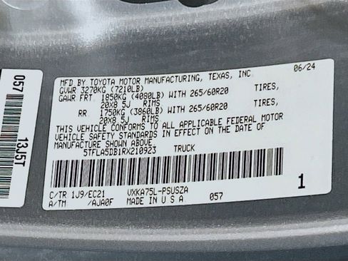Used 2024 Toyota Tundra SR5 w/ SR5 Premium Package AWD/4WD image 29
