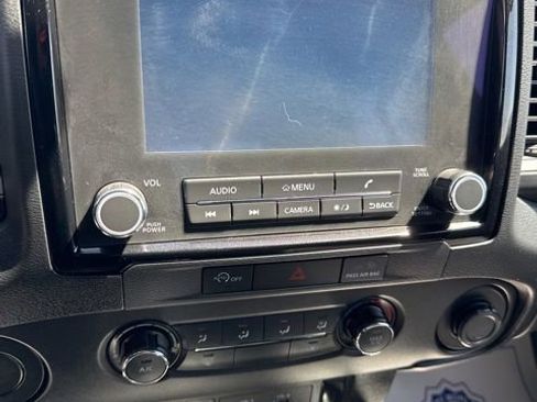 Used 2024 Nissan Frontier SV RWD image 18