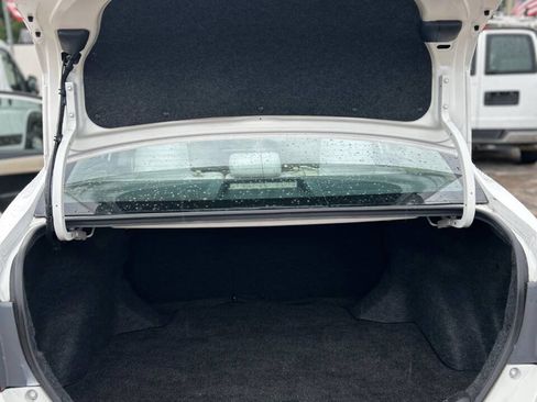 Used 2014 Toyota Corolla LE image 5