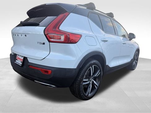 Used 2020 Volvo XC40 T5 R-Design image 11