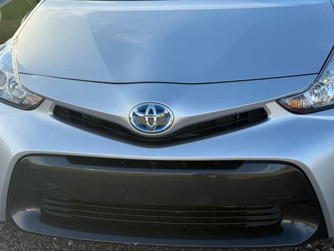 Used 2017 Toyota Prius V Three image 20