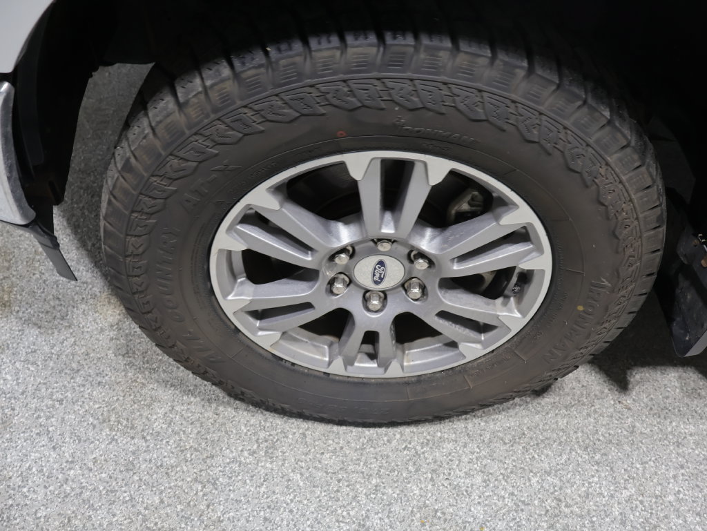 Used 2019 Ford F150 Lariat w/ Equipment Group 501A Mid AWD/4WD image 8
