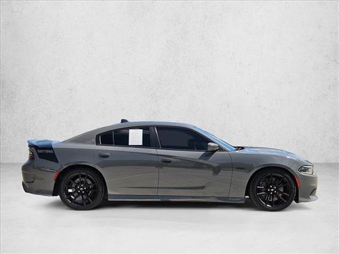 Used 2018 Dodge Charger R/T RWD image 4