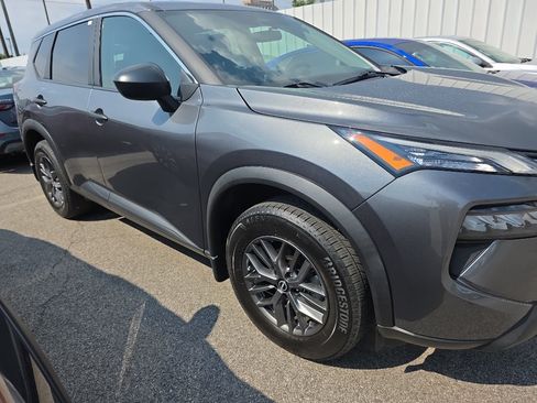 Used 2025 Nissan Rogue S FWD image 25