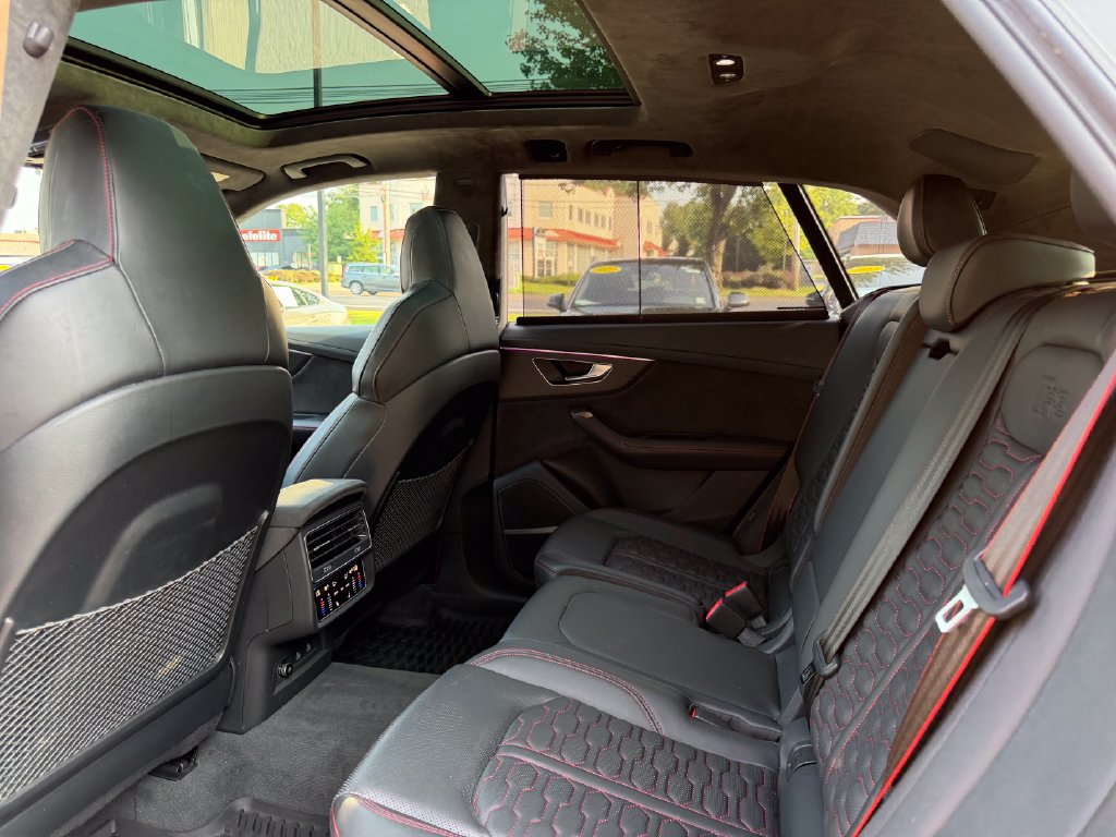 Used 2022 Audi RS Q8 AWD/4WD image 31