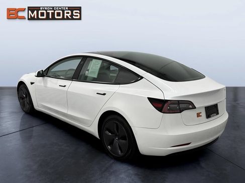 Used 2022 Tesla Model 3 Long Range AWD/4WD image 4