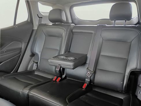 Used 2023 GMC Terrain SLT FWD image 32