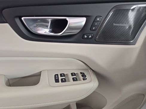 Certified 2023 Volvo XC60 B5 Plus w/ Climate Package image 21