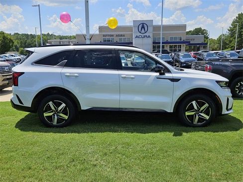 Used 2022 Kia Sorento EX w/ Panoramic Sunroof Package image 16
