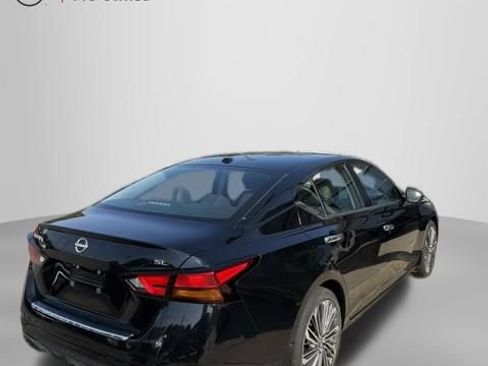 Certified 2023 Nissan Altima 2.5 SL FWD image 3