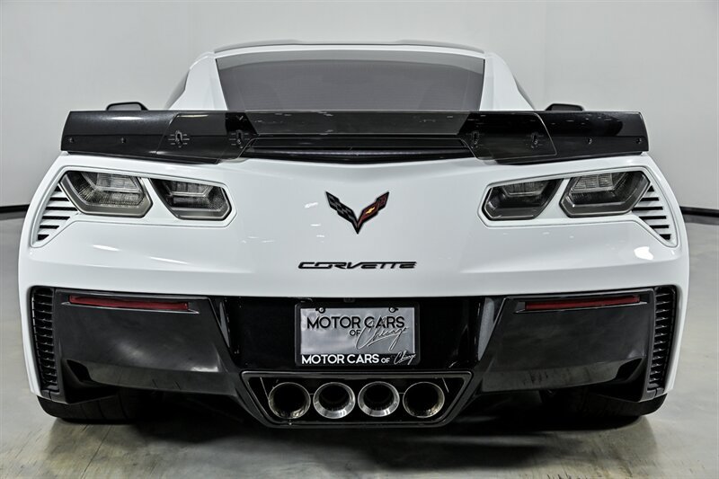 Used 2016 Chevrolet Corvette Z06 w/ 3LZ Preferred Equipment Group RWD image 8