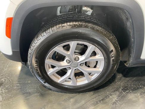 Used 2022 Jeep Grand Cherokee Limited image 6