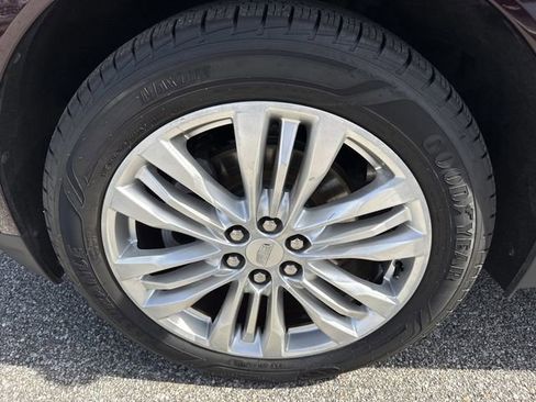 Used 2017 Cadillac XT5 Premium Luxury image 49