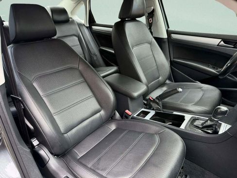 Used 2012 Volkswagen Passat TDI SE image 8