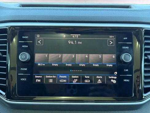 Used 2023 Volkswagen Atlas SE w/ Panoramic Sunroof Package FWD image 14