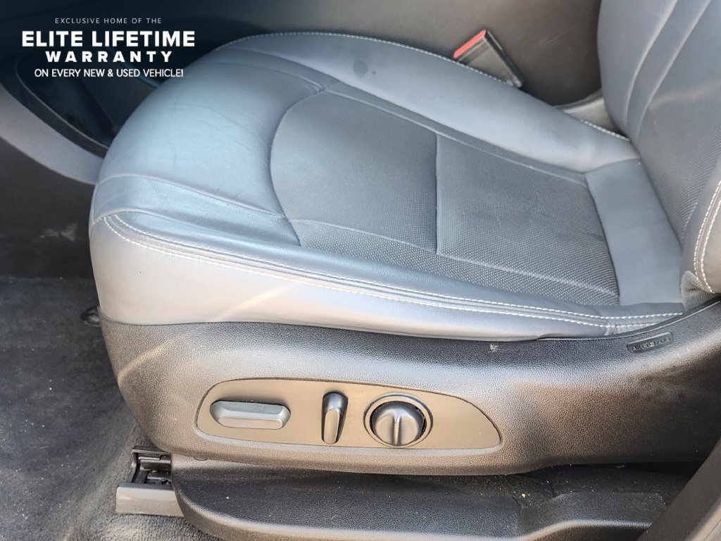 Used 2022 Buick Enclave Essence w/ Experience Buick Package FWD image 24