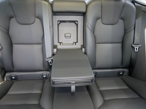 Used 2023 Volvo XC60 B5 Plus w/ Climate Package AWD/4WD image 12