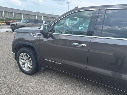 Used 2019 GMC Sierra 1500 SLT w/ SLT Convenience Package AWD/4WD image 19