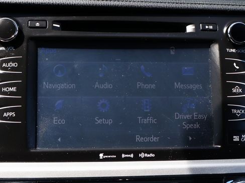 Used 2019 Toyota Highlander XLE image 29