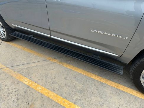 Used 2024 GMC Yukon XL Denali AWD/4WD image 39