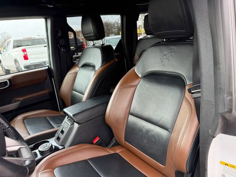 Used 2023 Ford Bronco Outer Banks w/ Sasquatch Package image 18