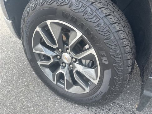 Used 2023 Chevrolet Silverado 1500 LT image 9