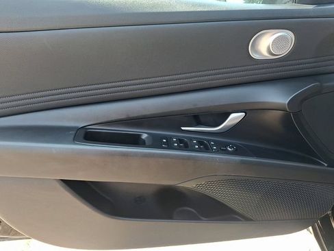 Used 2023 Hyundai Elantra SEL w/ Convenience Package FWD image 12