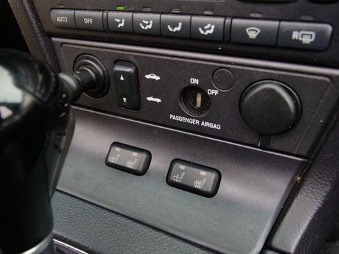 Used 2003 Ford Thunderbird image 20