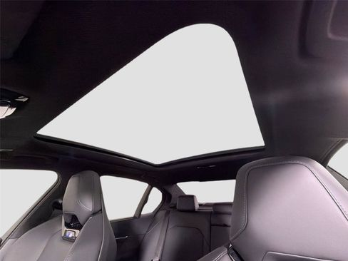 New 2026 BMW i5 w/ Executive Package AWD/4WD image 21