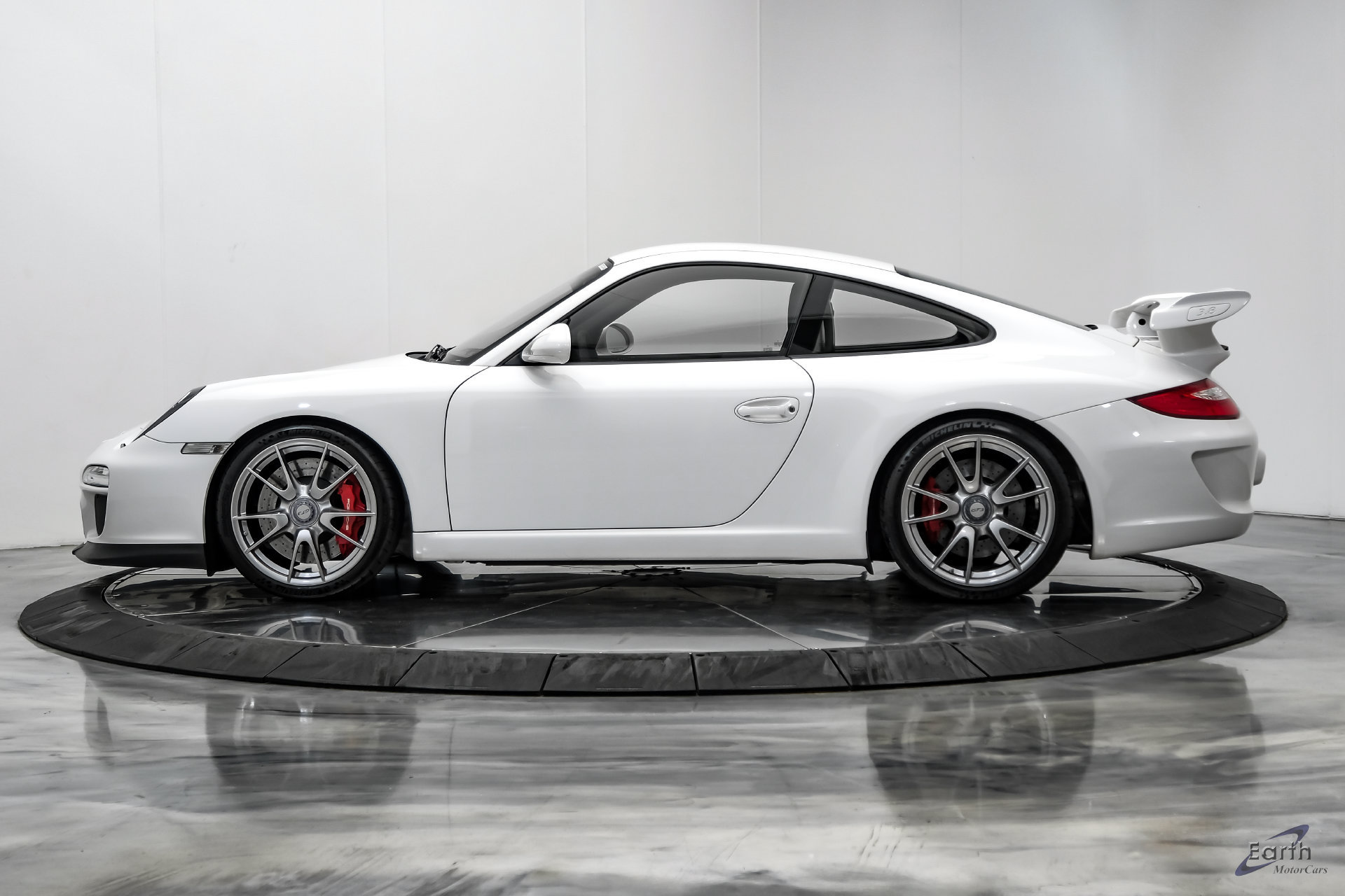 Used 2010 Porsche 911 GT3 RWD image 8