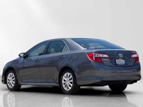 Used 2014 Toyota Camry LE FWD image 5