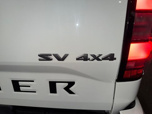 Used 2022 Nissan Frontier SV AWD/4WD image 27